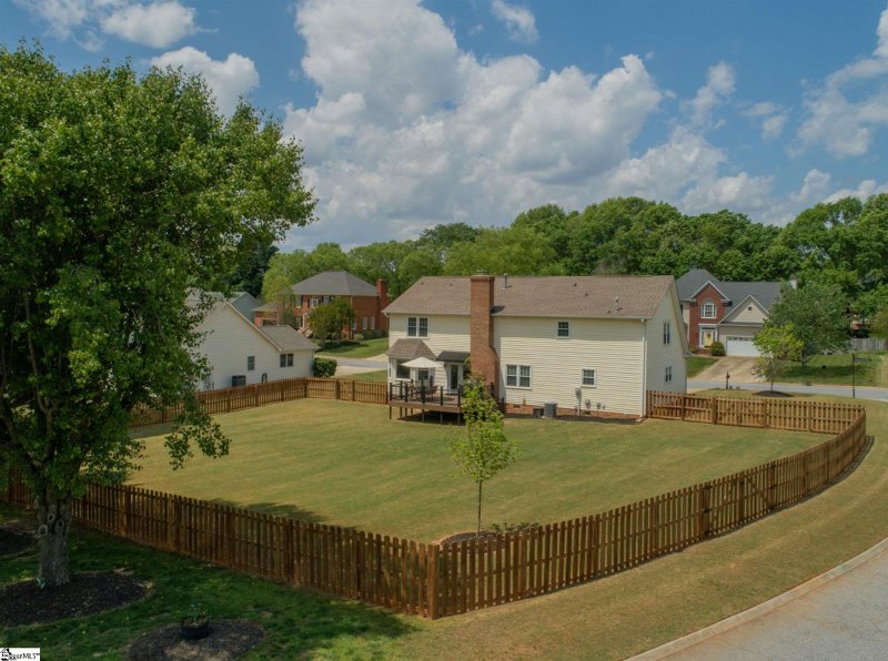 Property image 3 at 126 Chenoweth Drive, Simpsonville, SC 29681