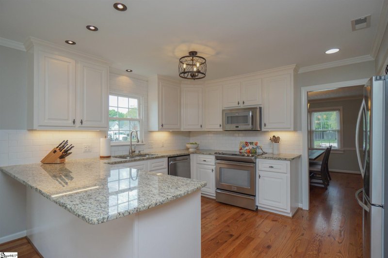 Property image 5 at 126 Chenoweth Drive, Simpsonville, SC 29681