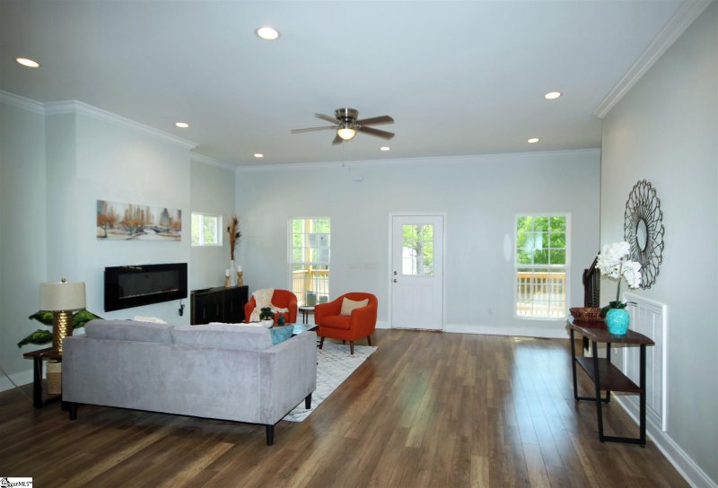 Property image 5 at 15 Phillips Avenue, Greenville, SC 29609