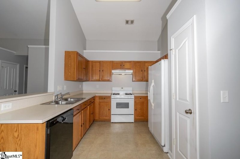 Property image 4 at 107 Circle Grove Court, Greer, SC 29650