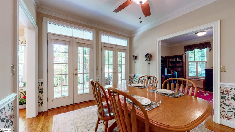 Property image 4 at 12 CRESTLINE Road, Greenville, SC 29609