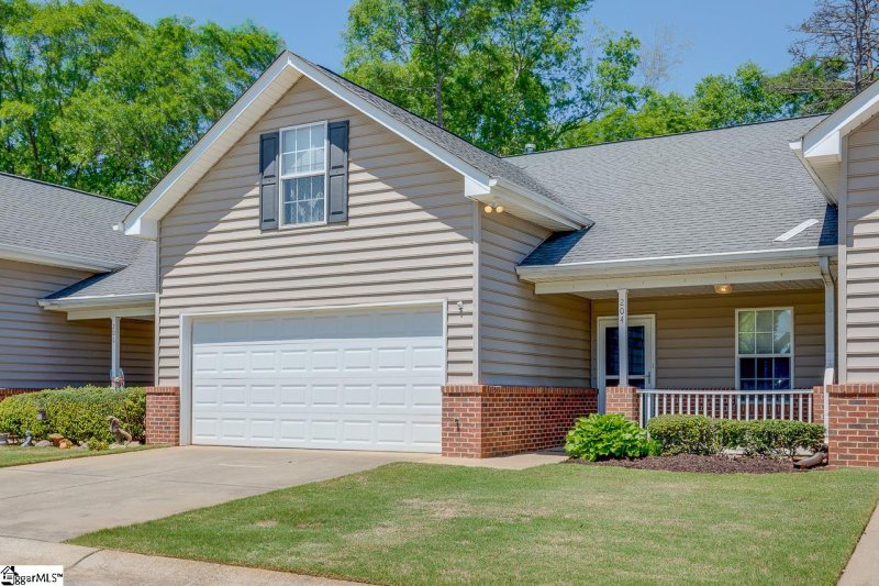 Property image 2 at 204 Discovery Way, Mauldin, SC 29662