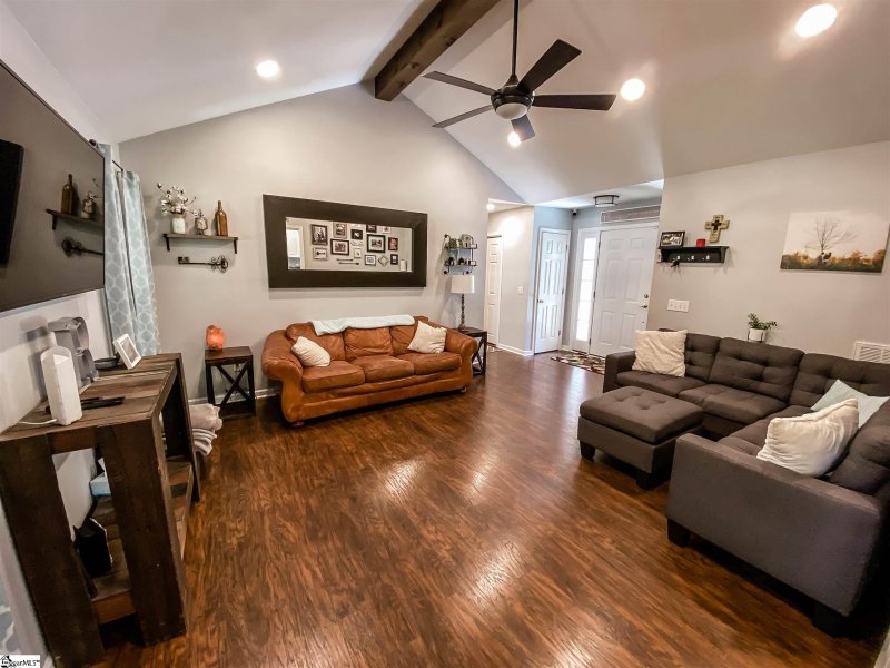 Property image 4 at 106 Sunshine Drive, Simpsonville, SC 29681