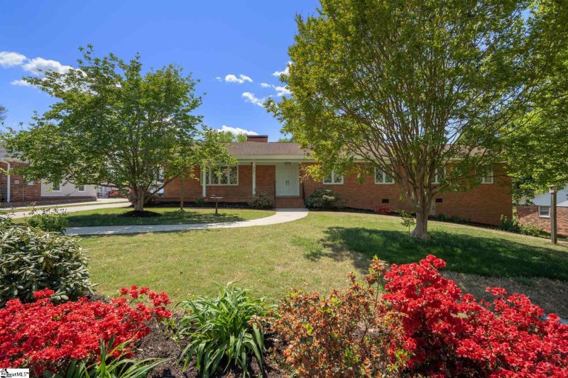 Property image 2 at 827 Butler Springs Road, Greenville, SC 29615