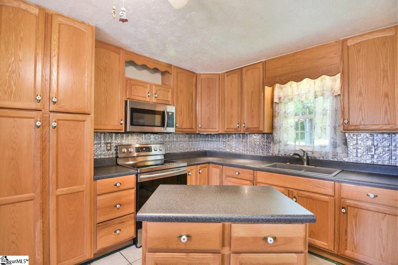 Property image 5 at 101 Belmont Circle, Easley, SC 29642