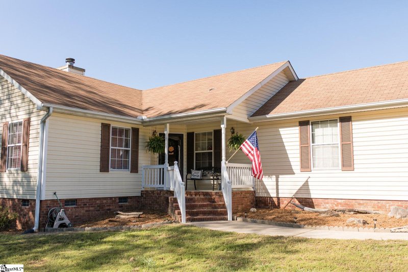 Property image 2 at 130 Hemlock Drive, Williamston, SC 29697