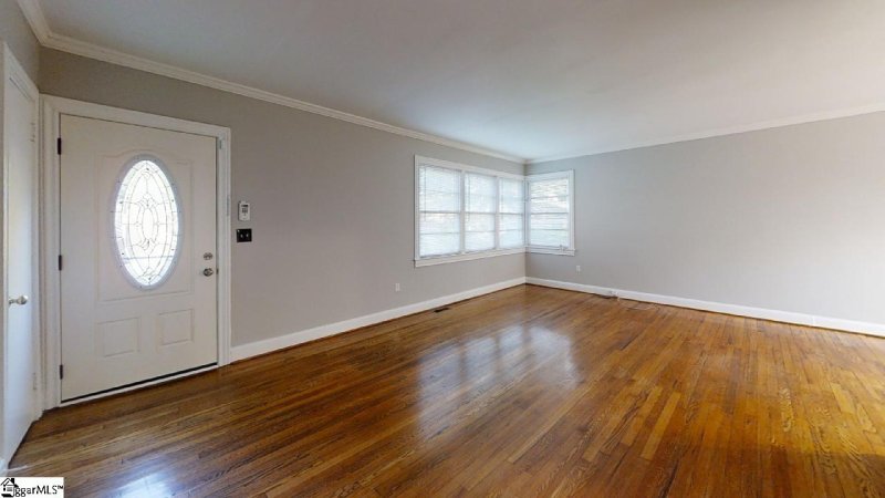Property image 3 at 302 E Dorchester Boulevard, Greenville, SC 29605