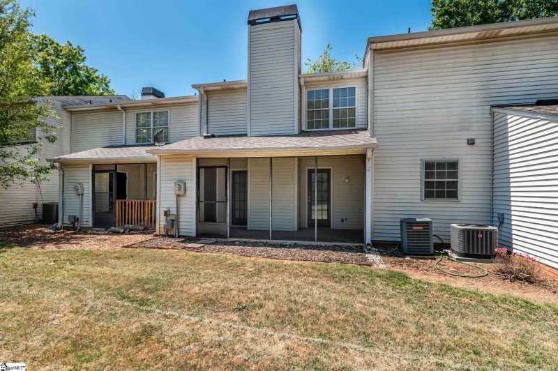 Property image 3 at 127 Shady Tree Drive, Taylors, SC 29687