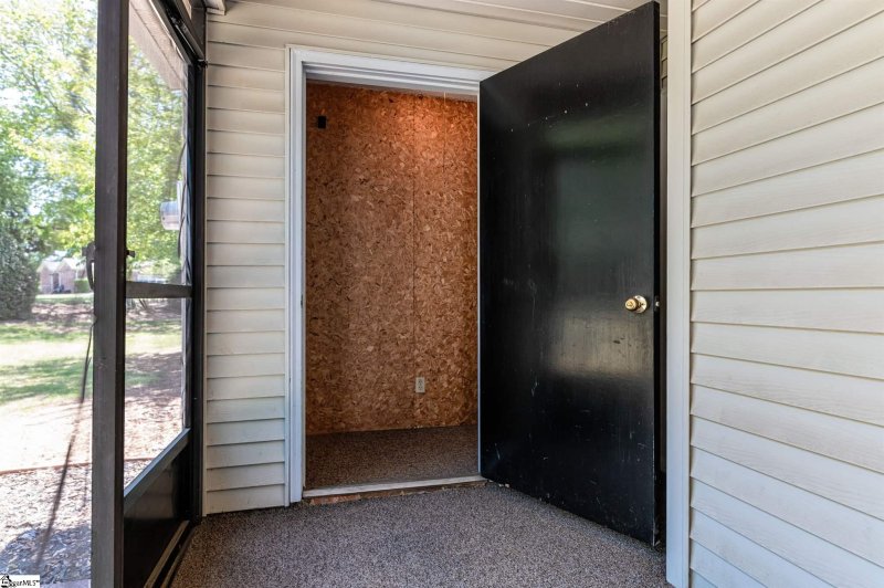 Property image 5 at 127 Shady Tree Drive, Taylors, SC 29687