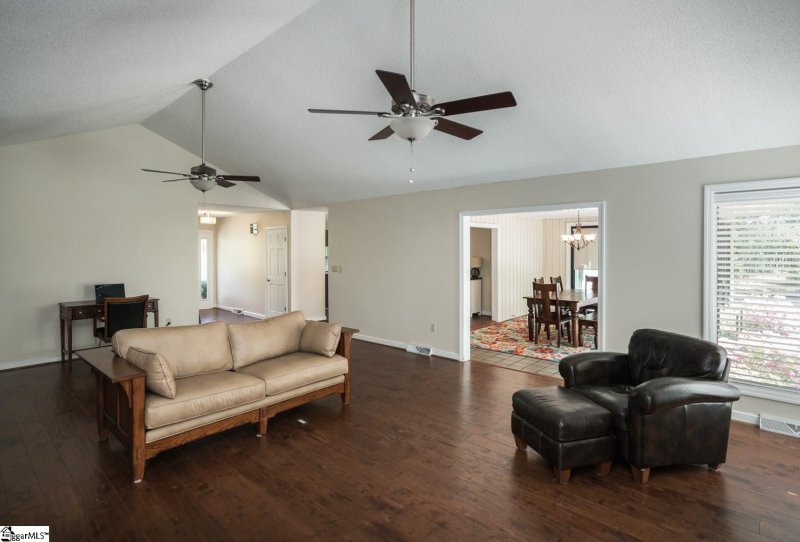 Property image 4 at 404 Summerplace Court, Greer, SC 29650