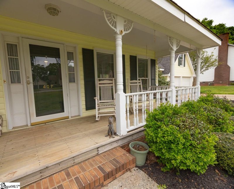 Property image 3 at 407 Syracuse Road, Easley, SC 29642