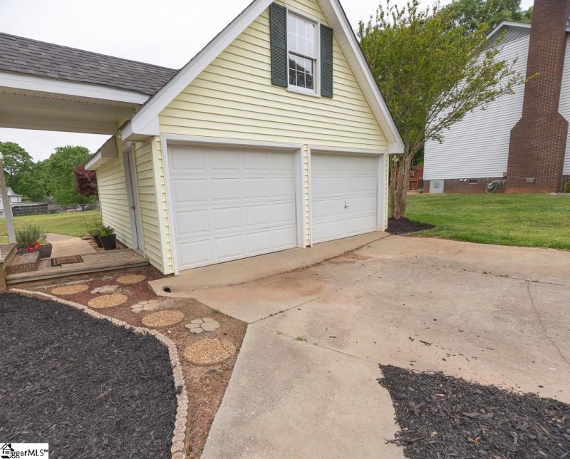 Property image 4 at 407 Syracuse Road, Easley, SC 29642