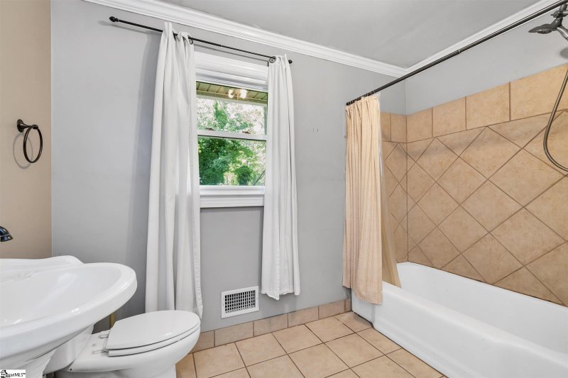 Property image 5 at 29 Twin Springs Drive, Greenville, SC 29605