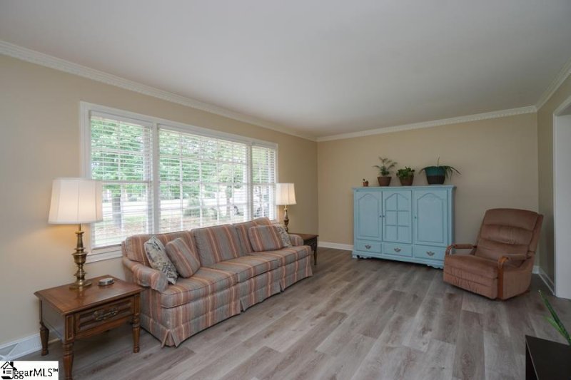 Property image 3 at 6 Cunningham Road, Taylors, SC 29687