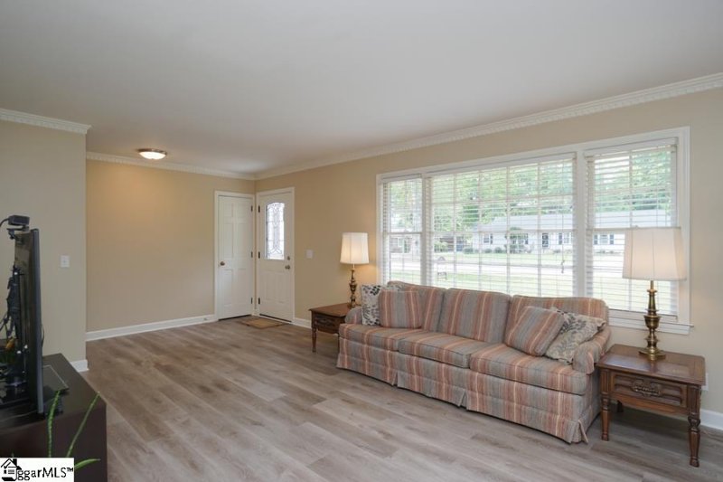 Property image 5 at 6 Cunningham Road, Taylors, SC 29687