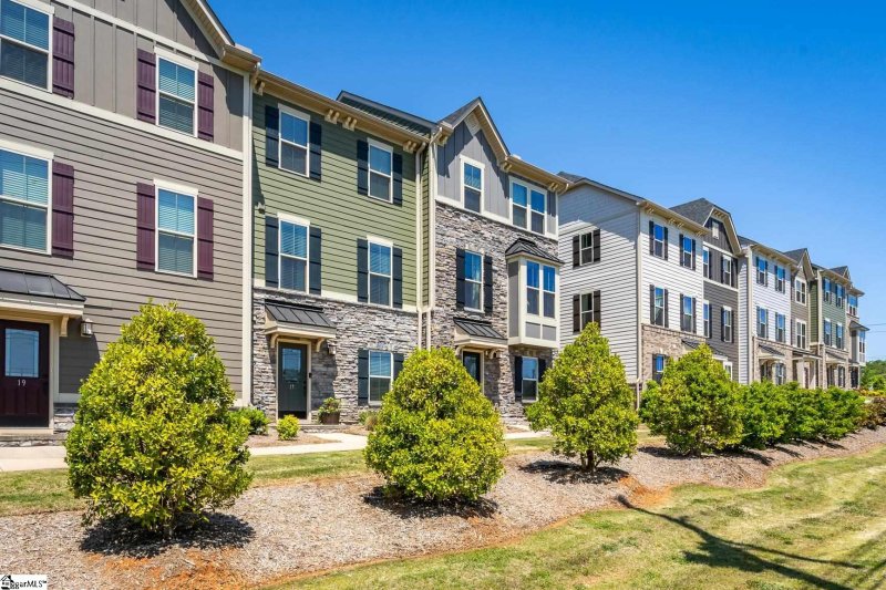 Property image 2 at 17 Itasca Drive, Greenville, SC 29609