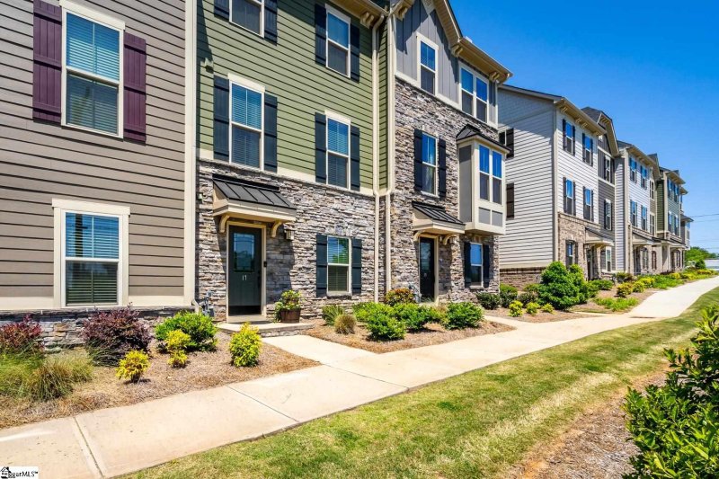 Property image 3 at 17 Itasca Drive, Greenville, SC 29609