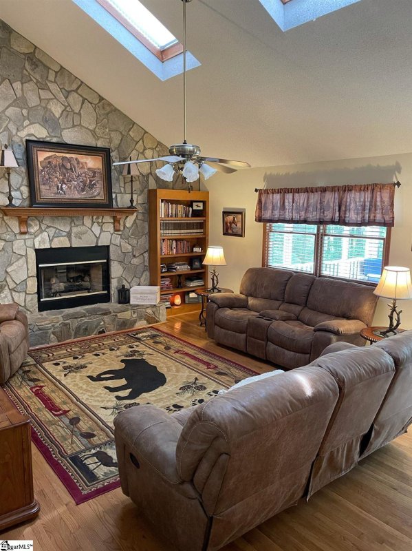 Property image 3 at 200 Bendingwood Circle, Taylors, SC 29687