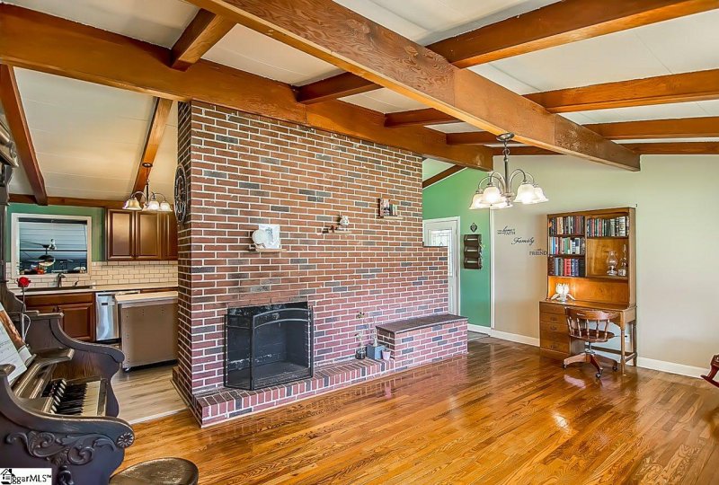 Property image 2 at 302 Reeves Drive, Simpsonville, SC 29681