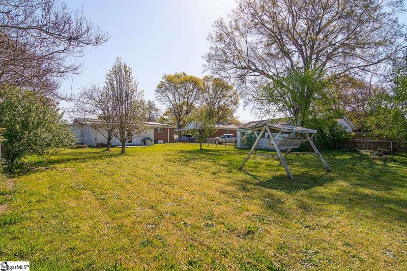 Property image 5 at 302 Reeves Drive, Simpsonville, SC 29681