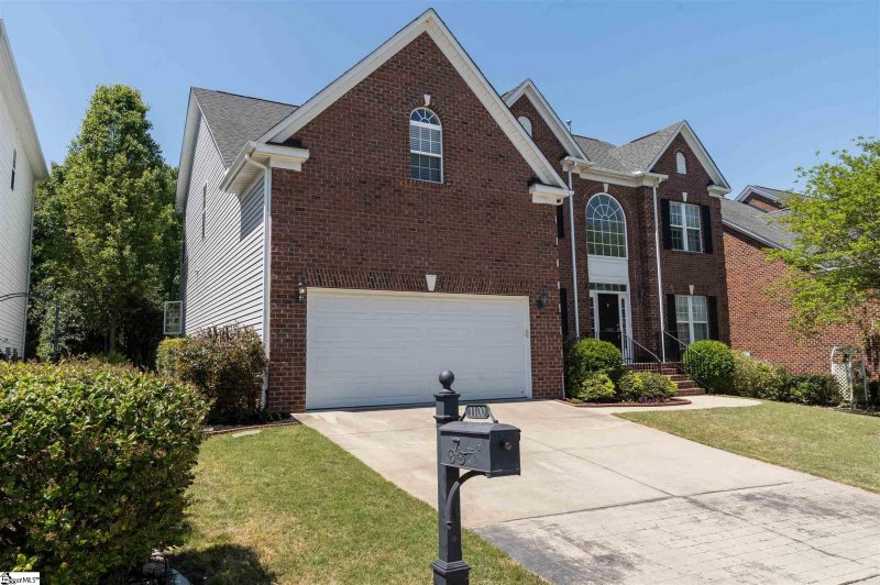 Property image 2 at 1100 Carriage Park Circle, Greer, SC 29650