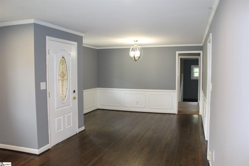 Property image 3 at 2410 E Lee Road, Taylors, SC 29687