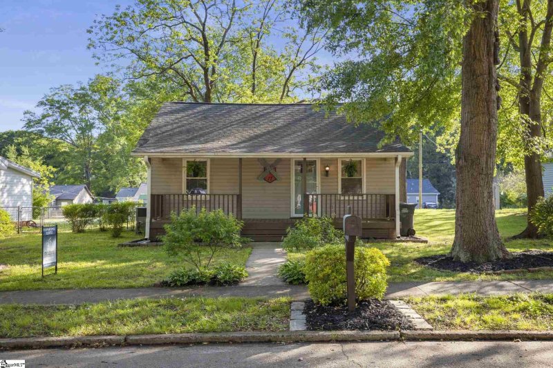 Property image 2 at 17 Brooks Avenue, Greenville, SC 29617