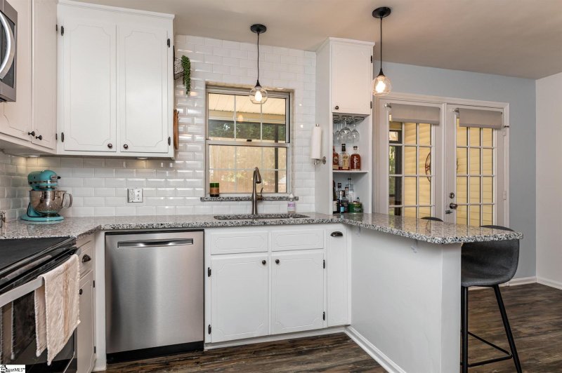 Property image 5 at 105 Shady Tree Drive, Taylors, SC 29687-4196