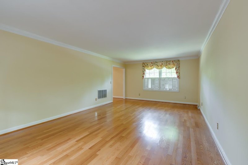 Property image 4 at 104 E Kenilworth Drive, Greenville, SC 29615-2441