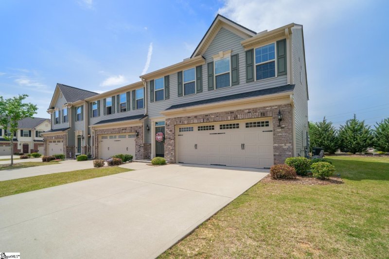 Property image 2 at 105 Middleby Way, Greer, SC 29650