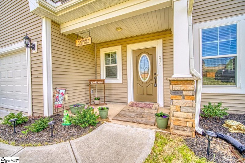 Property image 3 at 215 Castleton Circle, Boiling Springs, SC 29316