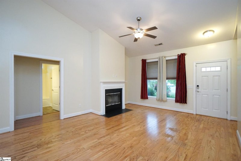 Property image 3 at 310 Shada Lane, Greenville, SC 29611