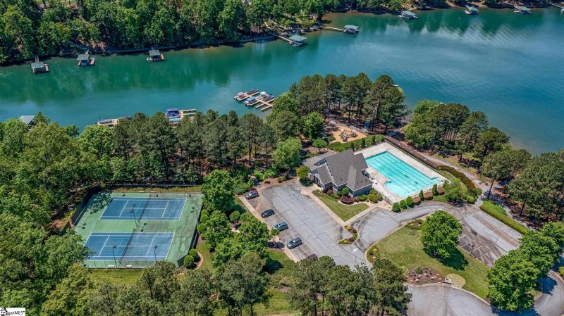 Property image 5 at 201 Winding Oaks Drive, Seneca, SC 29672