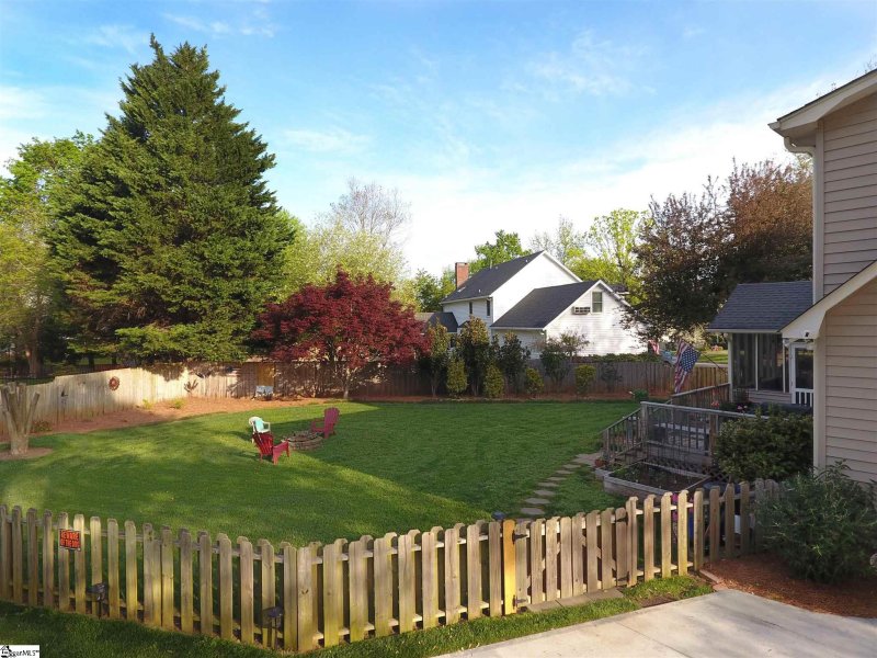 Property image 4 at 305 Eastcrest Drive, Simpsonville, SC 29681