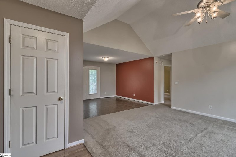 Property image 5 at 108 S Valley Lane, Greenville, SC 29611