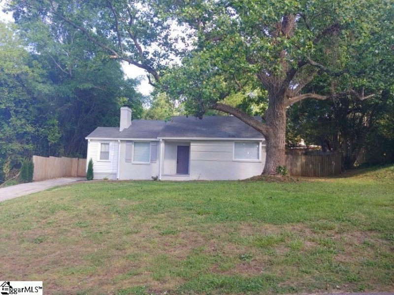 Property image 2 at 1 Milford Lane, Greenville, SC 29605-2442