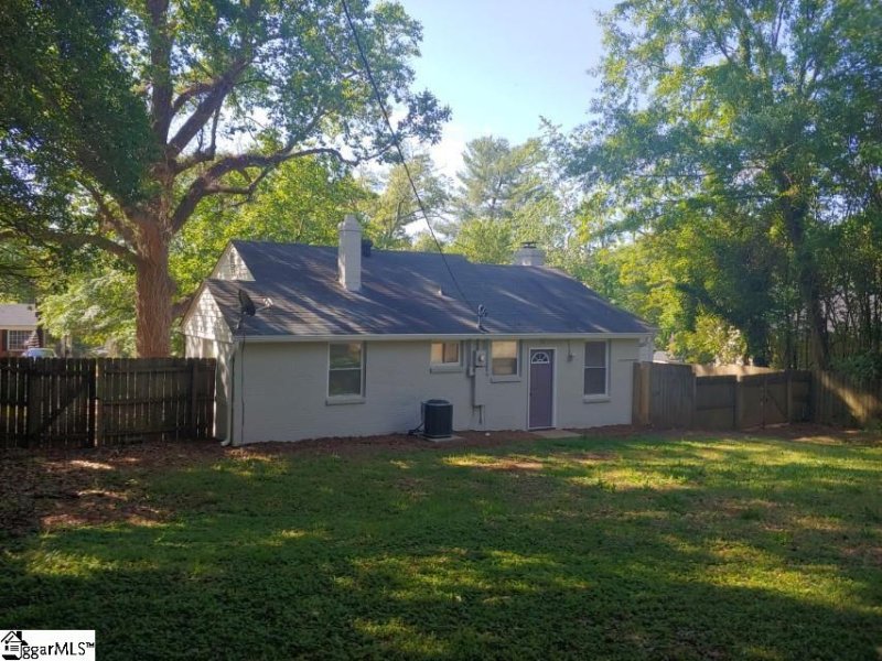 Property image 4 at 1 Milford Lane, Greenville, SC 29605-2442