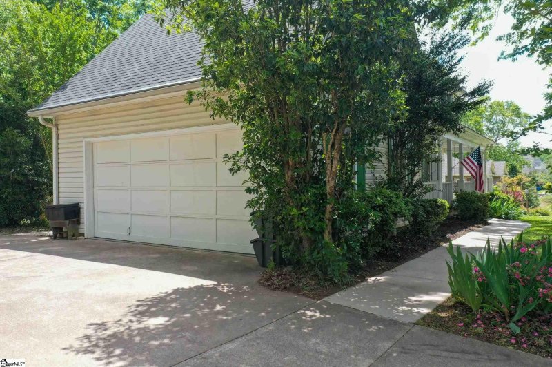 Property image 4 at 412 Hedgerow Drive, Greenville, SC 29607