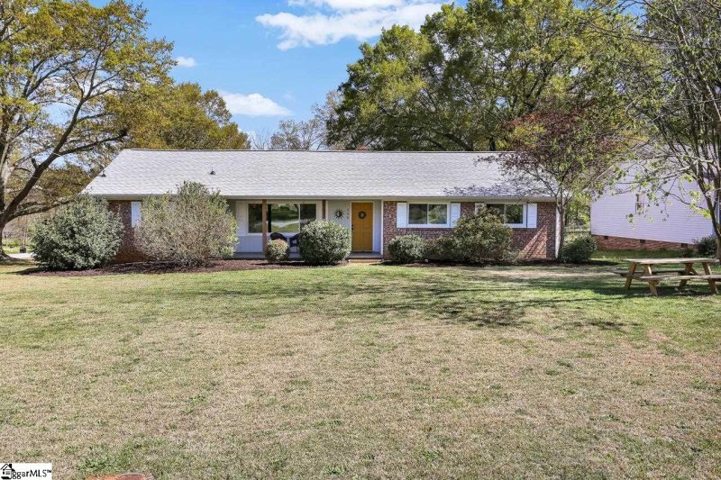 Property image 2 at 106 Farrar Lane, Greer, SC 29650