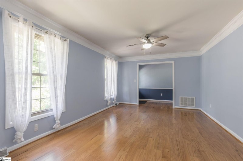 Property image 3 at 250 Balfer Drive, Greenville, SC 29615