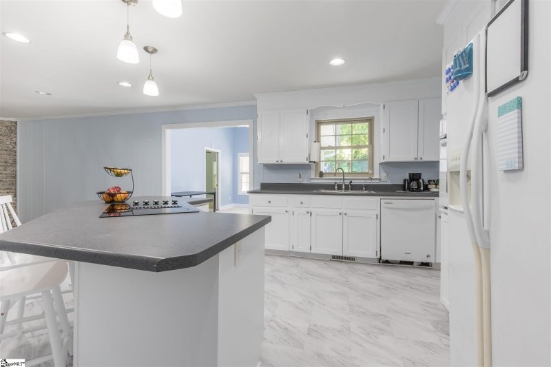 Property image 5 at 250 Balfer Drive, Greenville, SC 29615