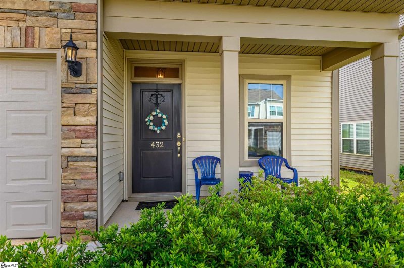 Property image 2 at 432 N Ivestor Court, Inman, SC 29349