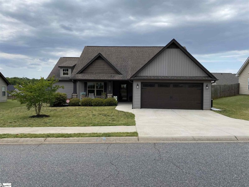 Property image 2 at 228 E Pyrenees Drive, Lyman, SC 29365