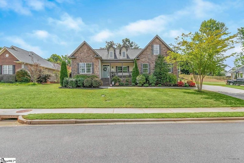 Property image 3 at 209 Grayson Drive, Travelers Rest, SC 29690