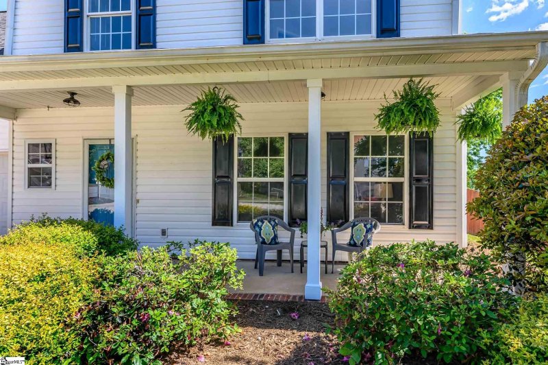 Property image 2 at 2 E Okaloosa Way, Simpsonville, SC 29680