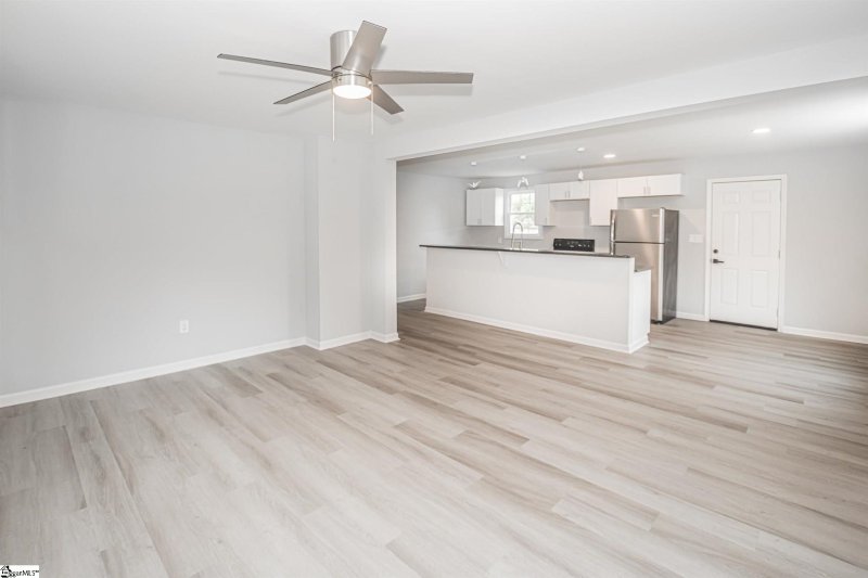 Property image 5 at 4 Melrose Road, Greenville, SC 29605