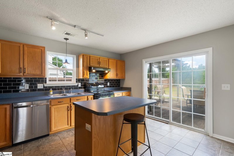 Property image 3 at 509 Crescentwood Court, Taylors, SC 29687