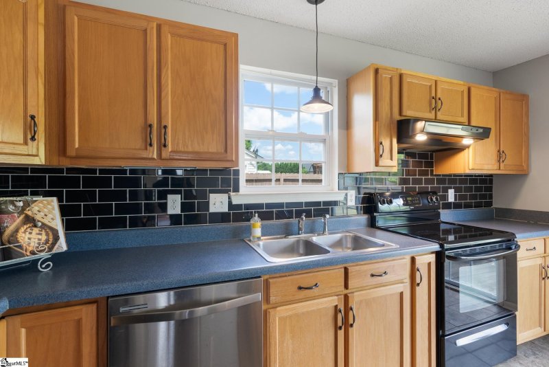 Property image 4 at 509 Crescentwood Court, Taylors, SC 29687