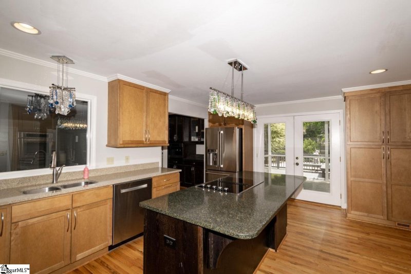 Property image 2 at 10 Meadow Lane, Greenville, SC 29615