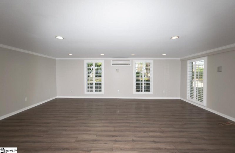 Property image 5 at 10 Meadow Lane, Greenville, SC 29615